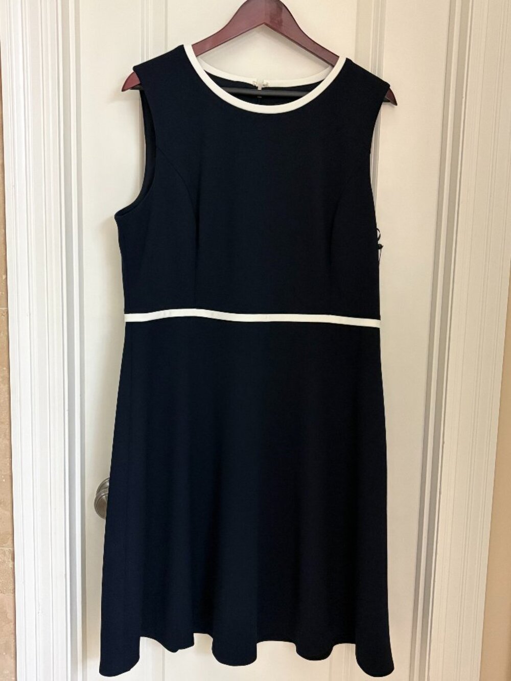 Tommy Hilfiger sleeveless casual dress with swing skirt.  Size 16.